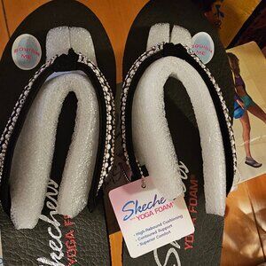 SKECHERS SANDALS SIZE 8